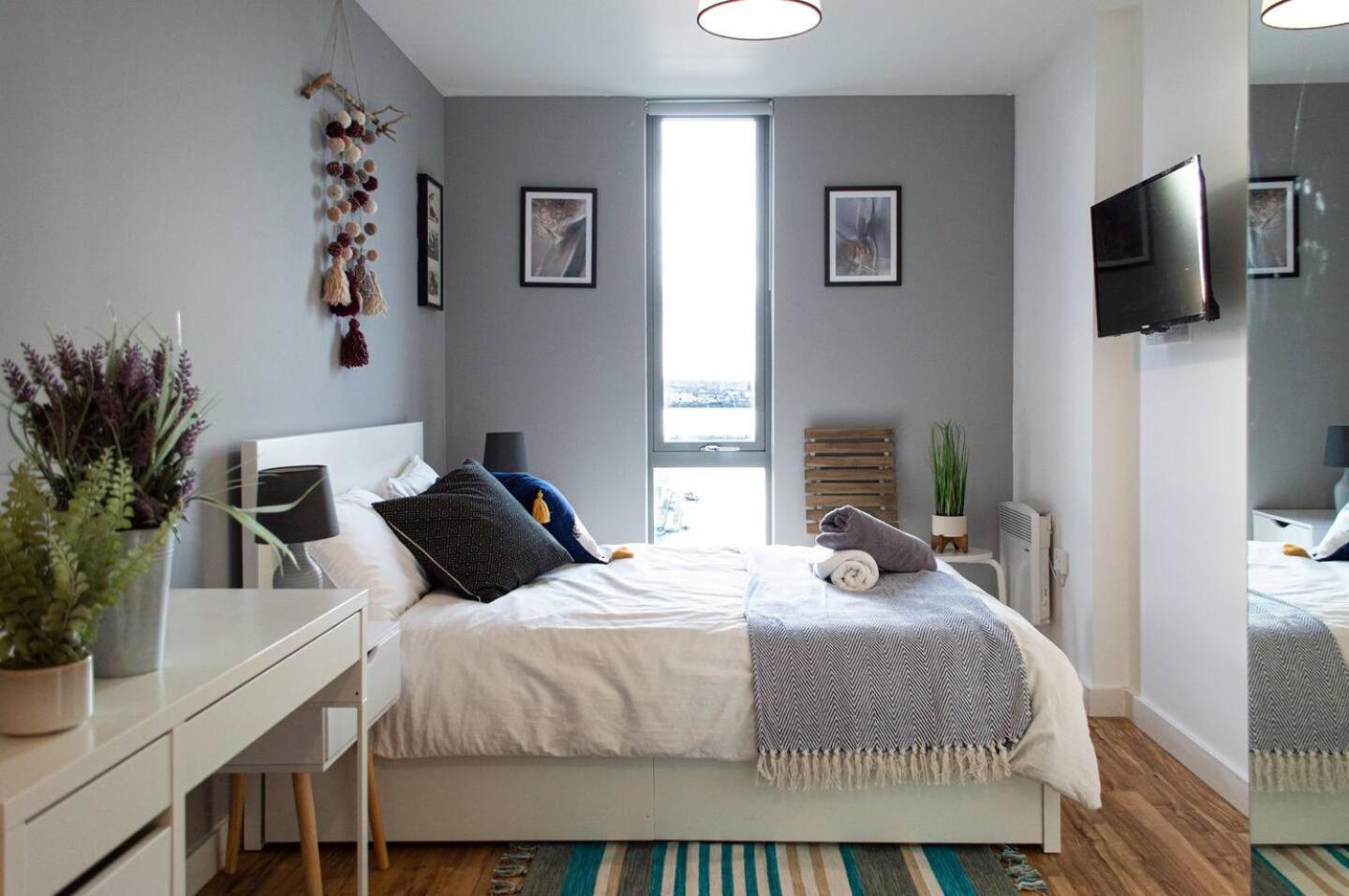Stunning Mersey View Flat W Parking In Liverpool Esterno foto