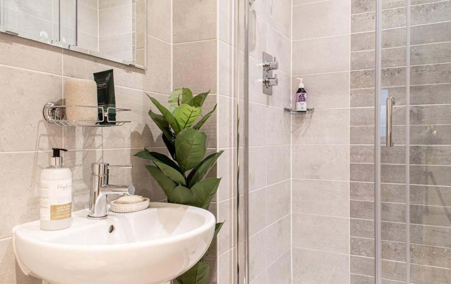Stunning Mersey View Flat W Parking In Liverpool Esterno foto