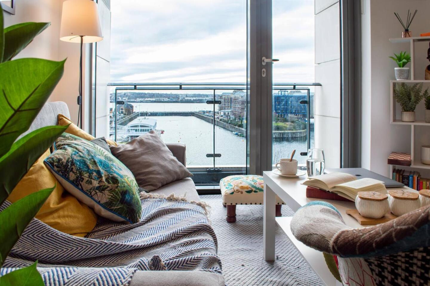 Stunning Mersey View Flat W Parking In Liverpool Esterno foto